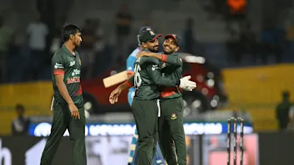 Litton Das' composed fifty lifts Bangladesh to strong total