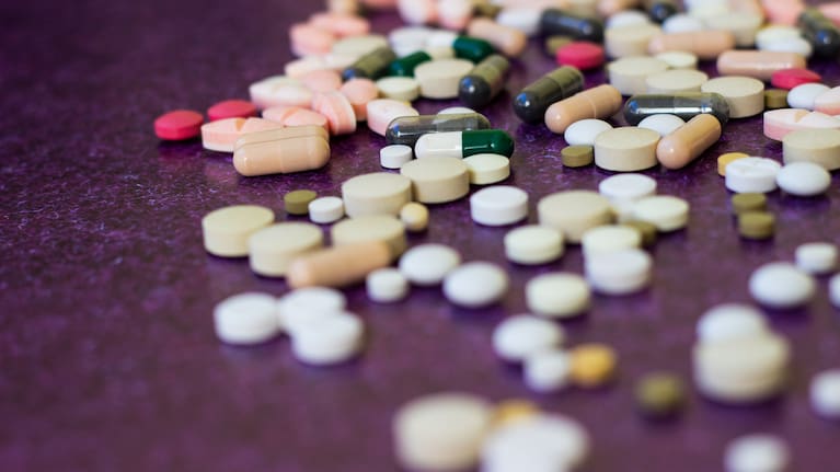 Some packs contain different tablets for day and night.