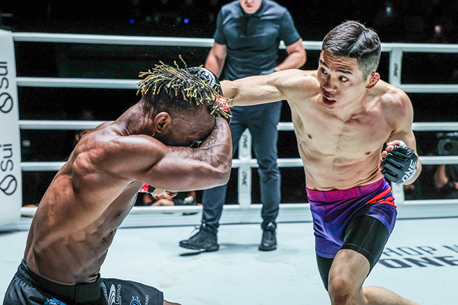 Lee Seung-chul is attacking Bokang Masunyanne in a 5 minute×3 round match in the ONE Fight Night 45 mixed martial arts at Roompini Stadium in Bangkok, Thailand, in July 2026. ONE Fight Night 45 was broadcast live on the global OTT service 'Amazon Prime Video'. 사진=Group One Holdings Pte. Ltd.