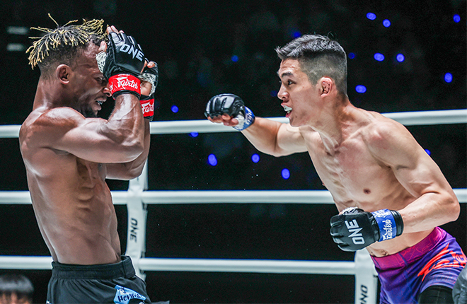 Lee Seung-chul is attacking Bokang Masunyanne in a 5 minute&times;3 round match in the ONE Fight Night 45 mixed martial arts at Roompini Stadium in Bangkok, Thailand, in July 2026. ONE Fight Night 45 was broadcast live on the global OTT service 'Amazon Prime Video'. 사진=Group One Holdings Pte. Ltd.