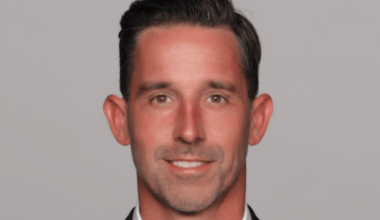 NFL: 49ers Head Coch Kyle Shanahan suffers serious injuries in car crash, will be limited for near future