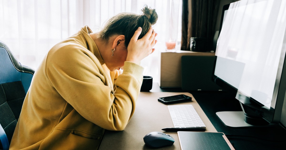 Doctor Reveals No. 1 Sign Your Stress Is Becoming a Chronic Condition