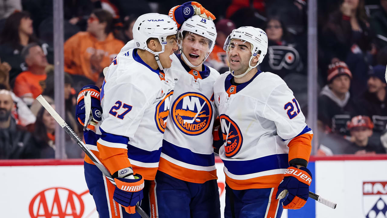 Islanders 'sad to see' Lee sign with Mammoth as free agent