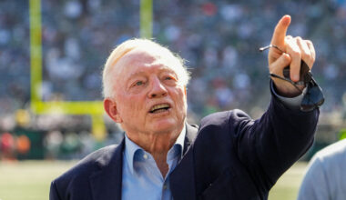 Former NFL QB questions Cowboys following Seattle Seahawks sale