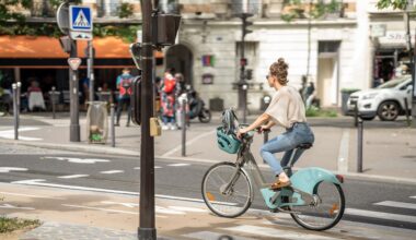 photo showing cyclist in the Paris region