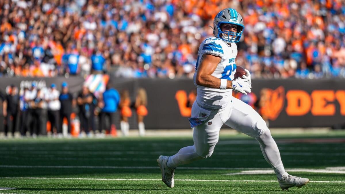 Fantasy football rankings 2026: Sleepers from model that nailed De'Von Achane's big season