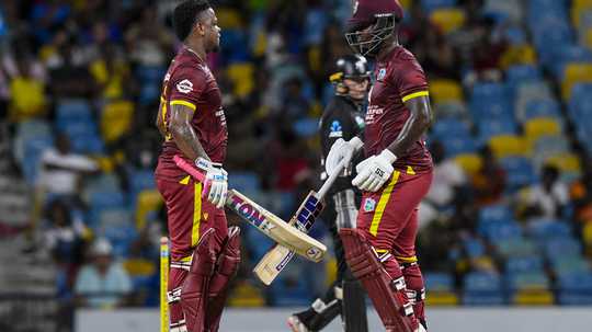 shimron-hetmyer-and-sherfane-rutherford-added-95-off-90-for-the-fifth-wicket-to-set-the-chase-up