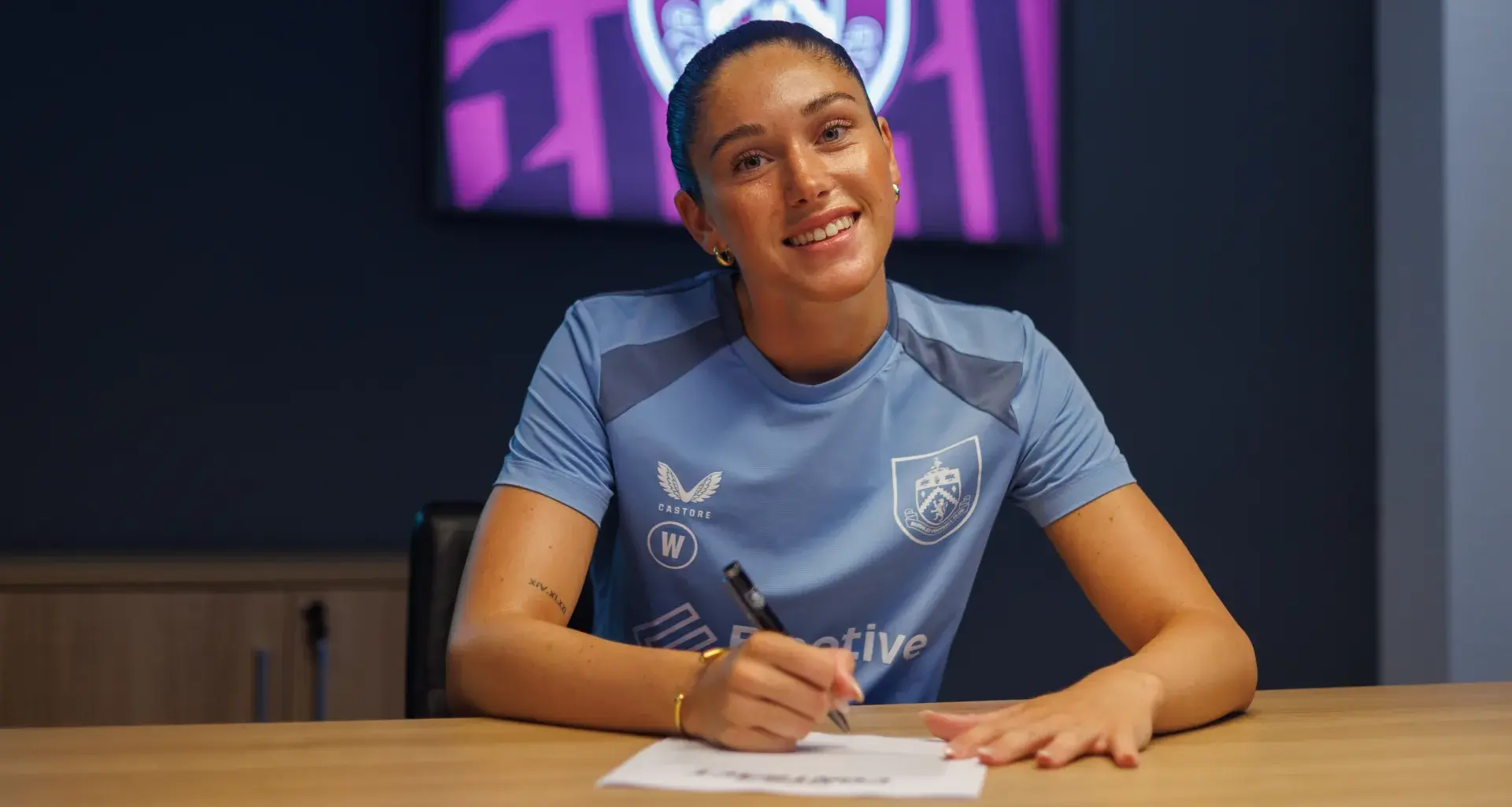 image: María León arrives at London City
