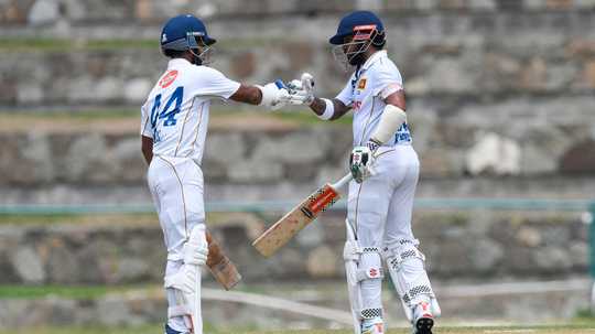 sonal-dinusha-and-kusal-mendis-added-143-for-the-sixth-wicket