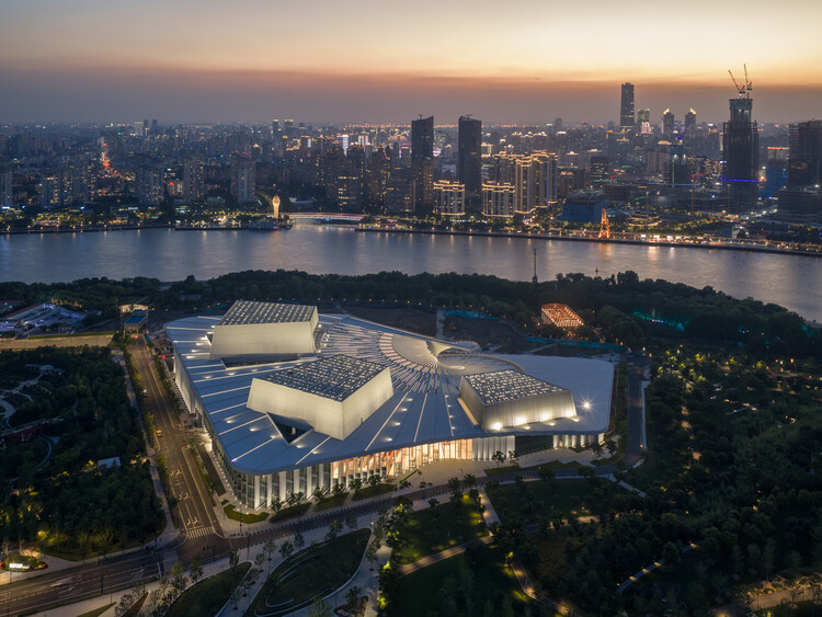 Snøhetta's Shanghai Grand Opera House and Foster + Partners' New Neighbourhood in Seoul: This Week’s Review - Image 1 of 24