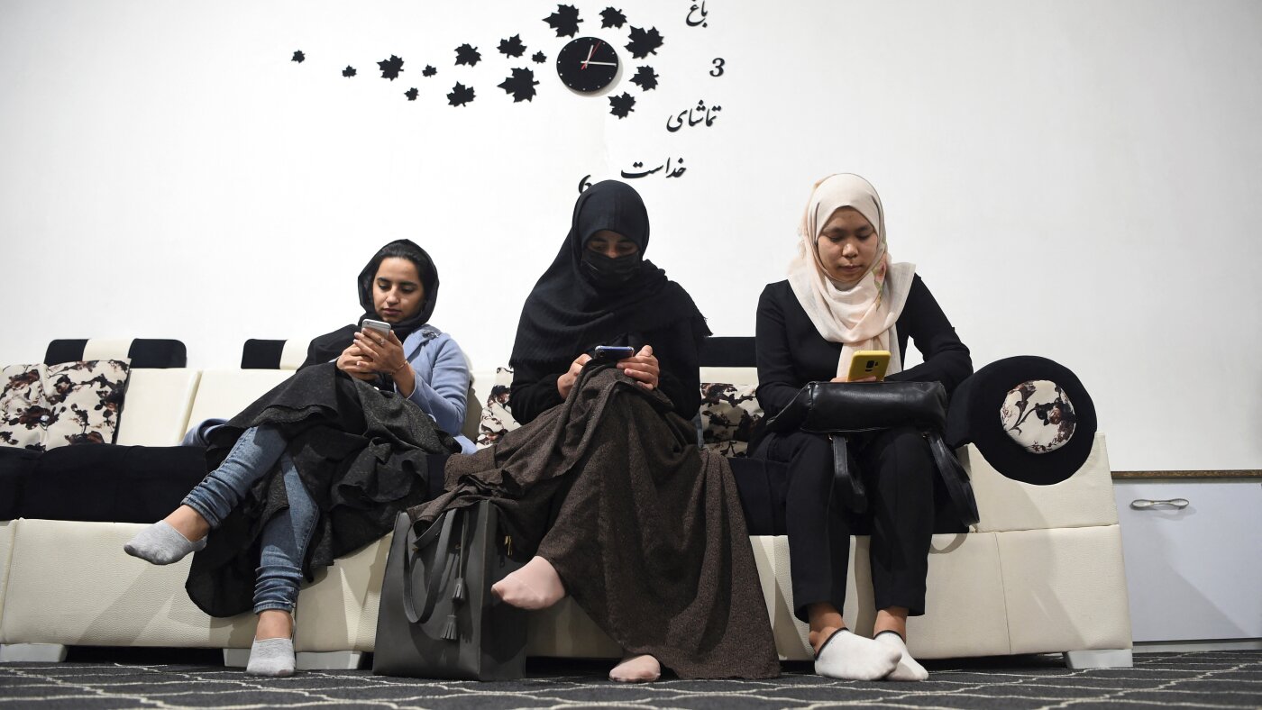 Taliban declares war on smartphones : NPR