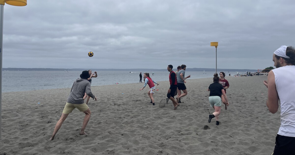Beach korfball draws Seattle basketball players to a new, mixed-gender game