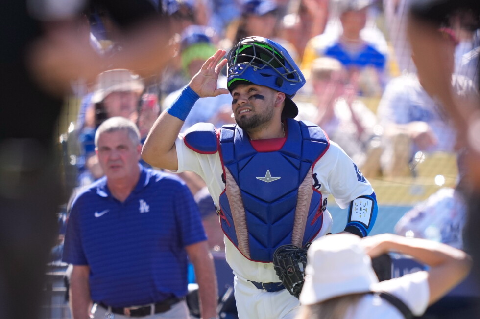 Dodgers' Eliézer Alfonzo makes MLB debut with sister, stepmother still missing in Venezuela quakes