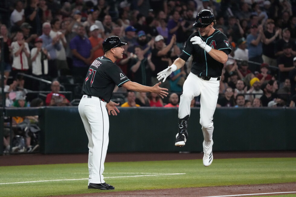 Diamondbacks beat A's 6-5 in 10 innings after blowing 2-run lead in 9th