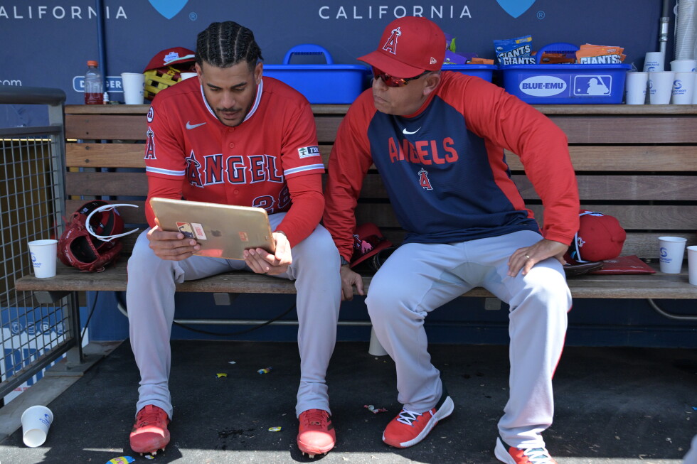 MLB restricts dugout iPad use to prevent AI help with strategy. Ottavino says Mets were involved