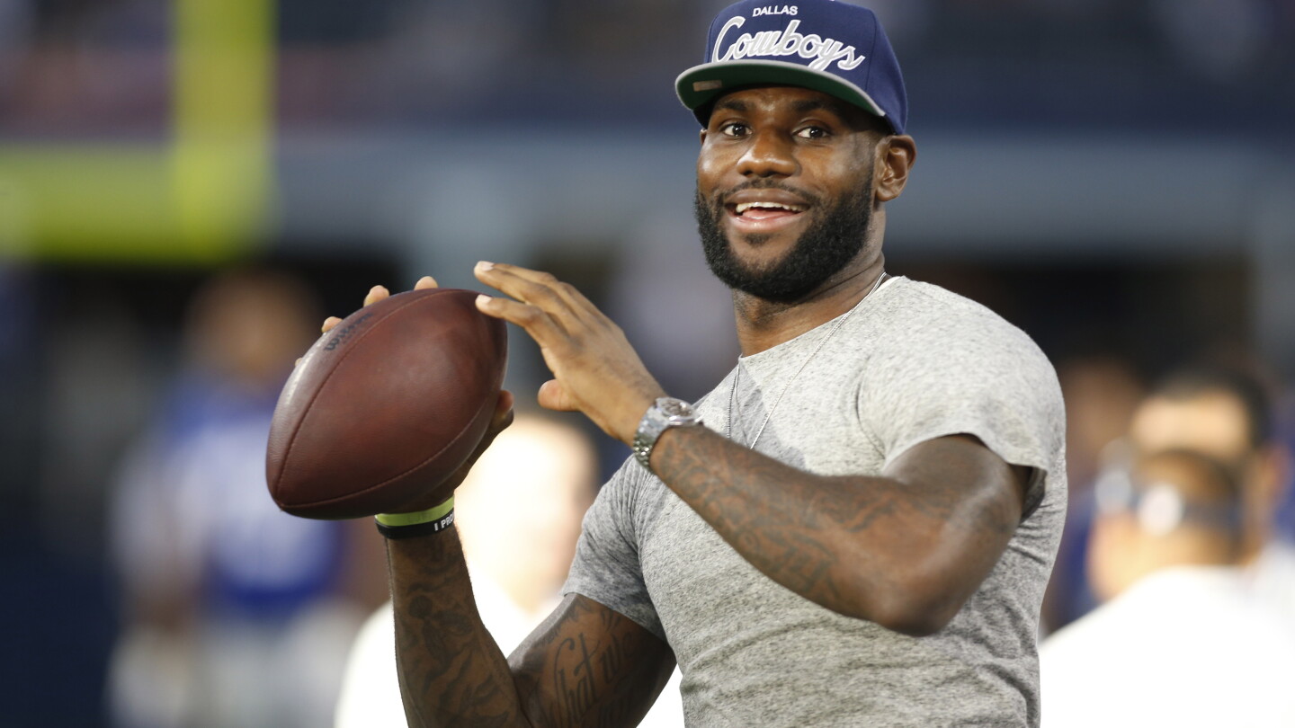 Saquon Barkley urges LeBron James to sign in Philadelphia, "be remembered forever"