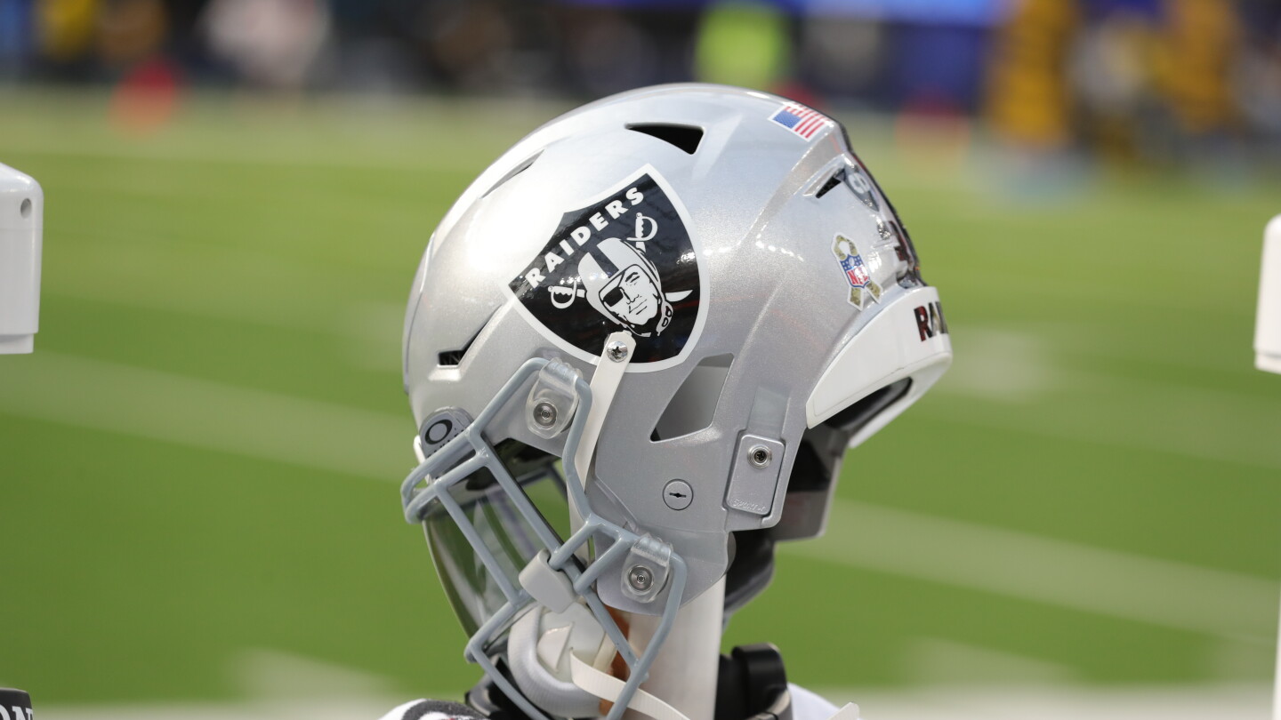 Raiders sign DE Patrick Johnson, LB Buddy Johnson, WR Deven Thompkins