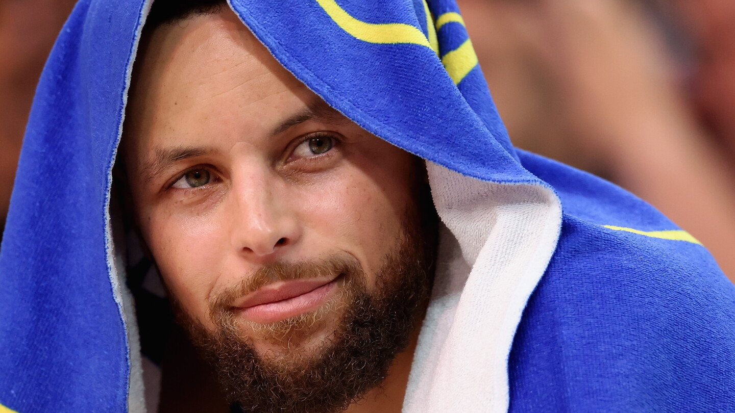 Stephen Curry to become first active player with exhibit in Basketball Hall of Fame