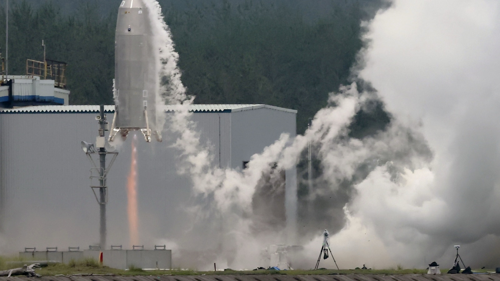 Japan's space agency conducts first test flight for experimental reusable rocket