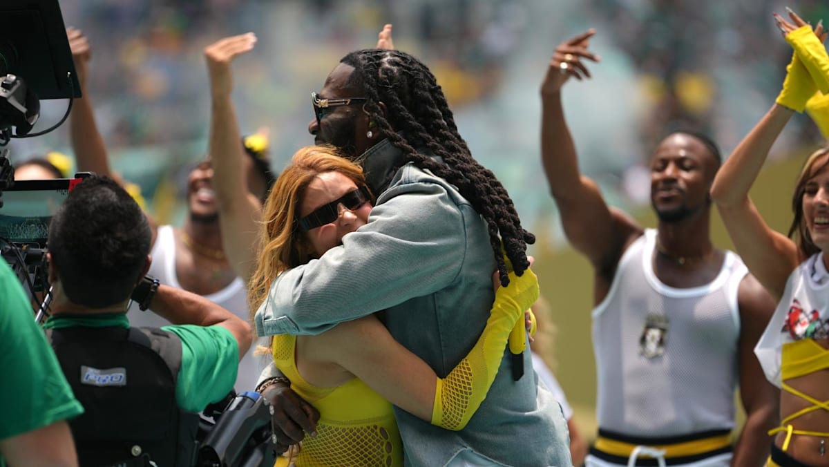 Madonna, Shakira, Bieber and The Muppets light up World Cup half-time show