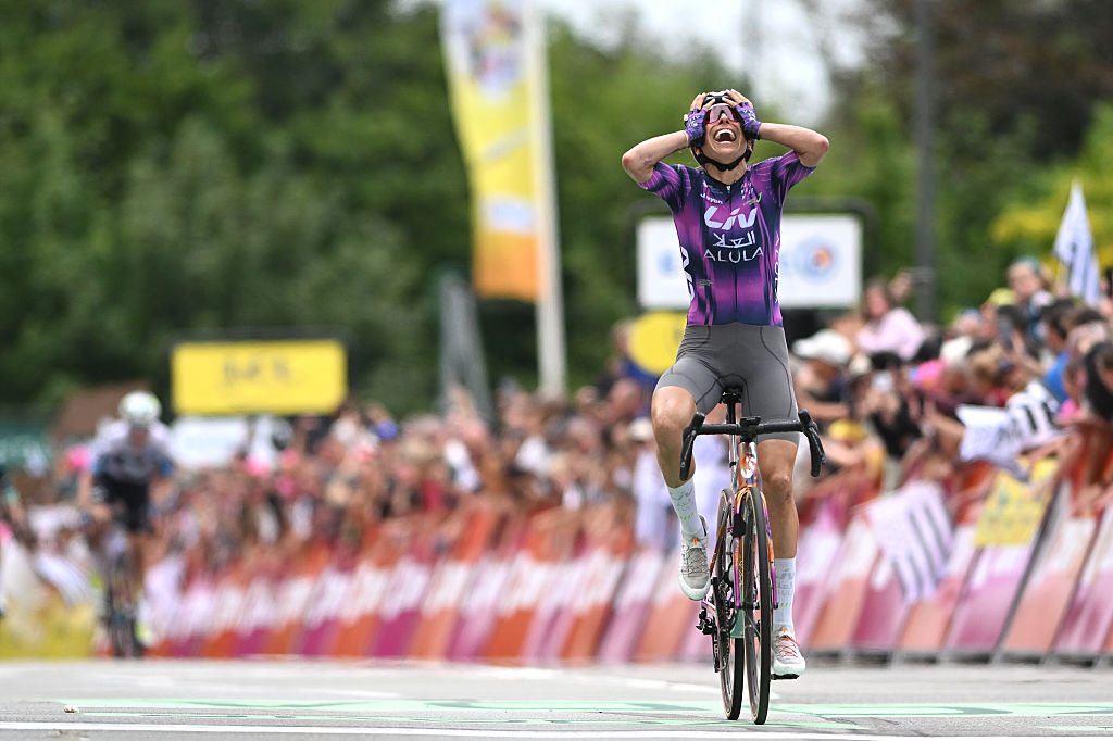QUIMPER , FRANCE - JULY 27: Mavi Garcia of Spain and Team Liv AlUla Jayco celebrates at finish line as stage winner during the 4th Tour de France Femmes 2025, Stage 2 a 110.4km stage from Brest to Quimper / #UCIWWT / on July 27, 2025 in Quimper, France. (Photo by Szymon Gruchalski/Getty Images)