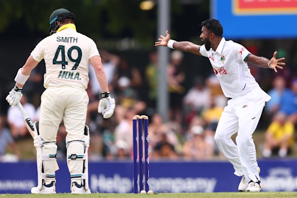Ebadot Hossain unsuccessfully appeals for Steve Smith’s wicket.