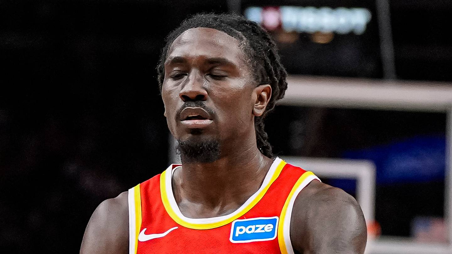 Atlanta Hawks guard Keaton Wallace (2) reacts against the Los Angeles Lakers on November 8, 2025.