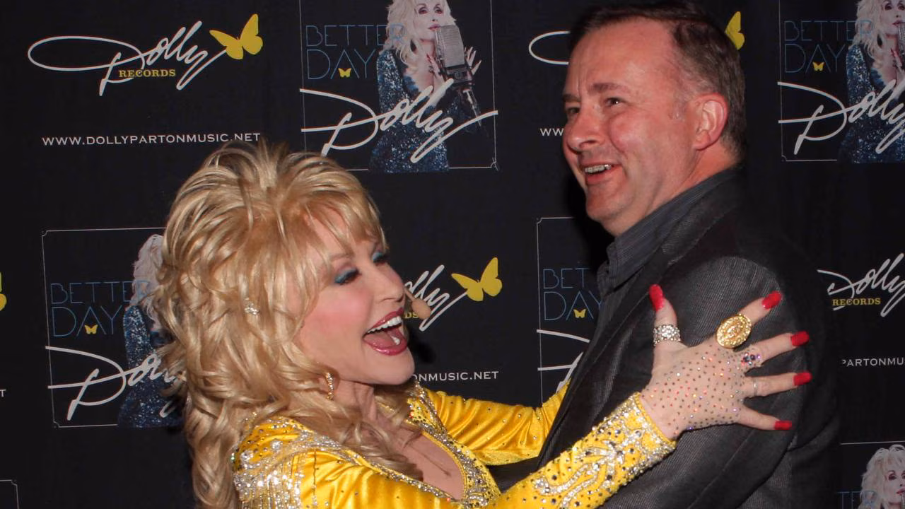 Dolly Parton’s bus saga: How Albo saved her comeback tour