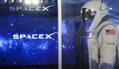 Jim Cramer says investors should consider buying SpaceX for their kids