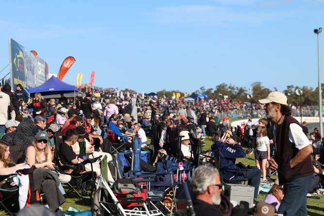 More than 40,000 fans flocked to Wanneroo Raceway over the weekend. 