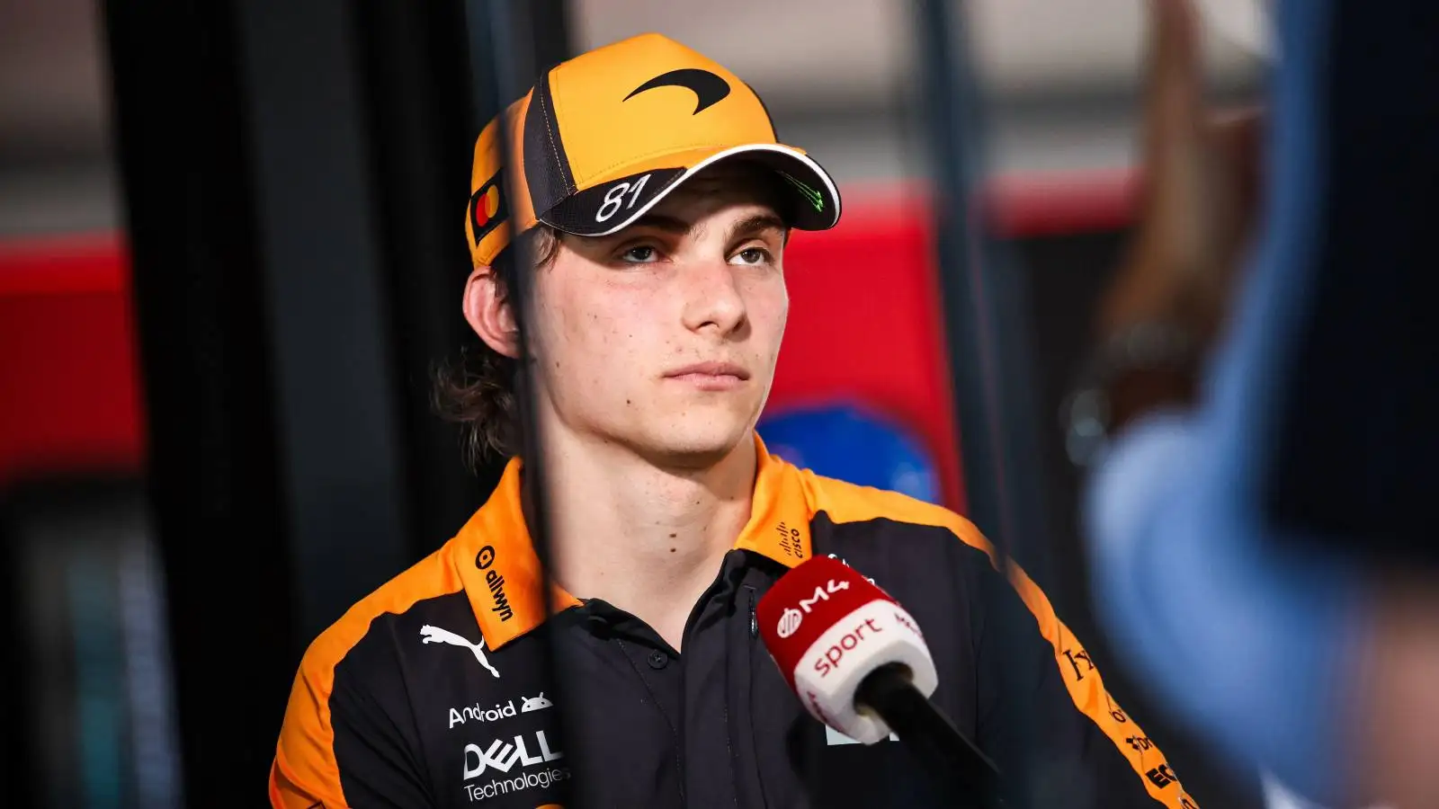 Oscar Piastri gets Damon Hill advice after 'unacceptable' Sainz controversy