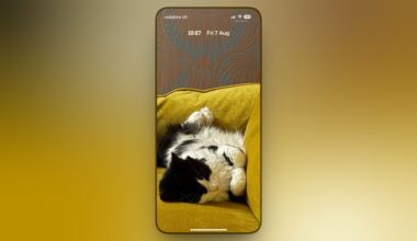 iOS 27's New Compact Clock Gives Your Wallpaper Room to Breathe