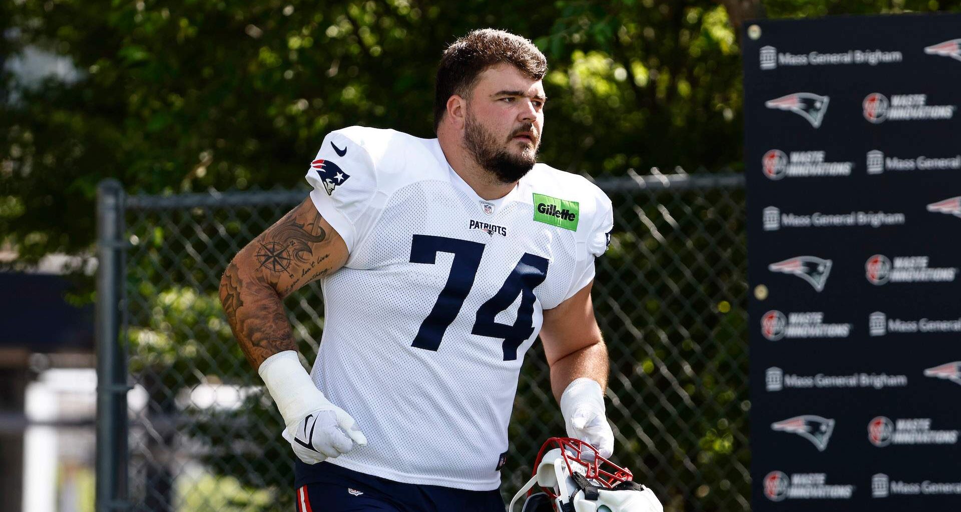 Browns Add 6-foot-7, 333-Pound Lineman in Slew of Roster Moves