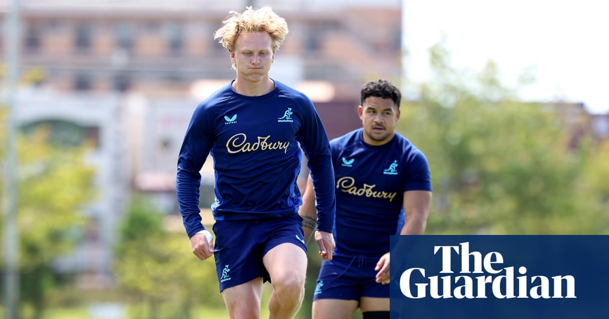 Wallabies swing the changes as Les Kiss searches for pieces to fit playmaker puzzle | Nations Championship