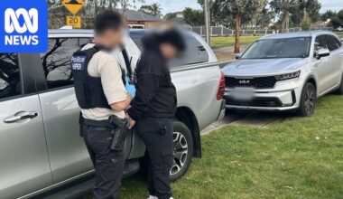 Police seize tobacco, firearms, silver, gold in joint Victorian, Tasmanian police operation