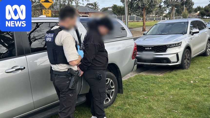 Police seize tobacco, firearms, silver, gold in joint Victorian, Tasmanian police operation