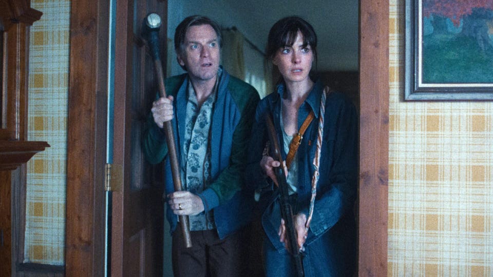 Ewan McGregor and Anne Hathaway in "The End of Oak Street."
