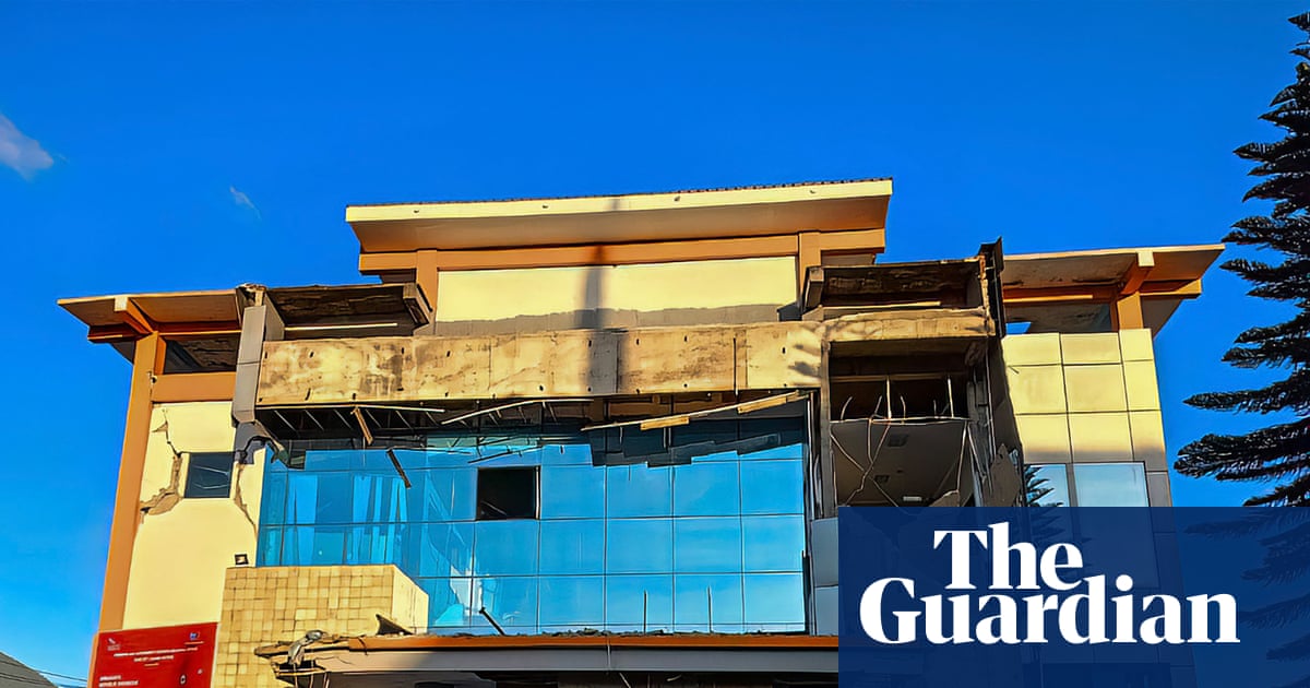 Strong 7.7-magnitude earthquake strikes eastern Indonesia, killing at least five | Indonesia