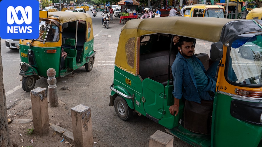 Delhi bets on electric rickshaws to clean its air