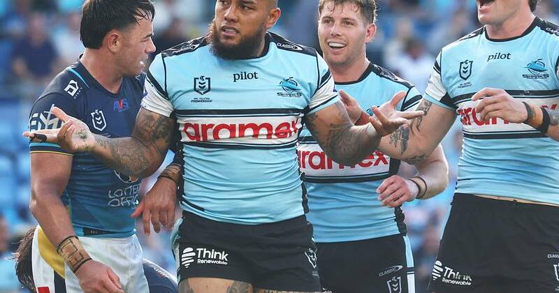 Cronulla have come from behind thanks to a number of spectacular tries to win on the Gold Coast. Photo: AAP PHOTOS