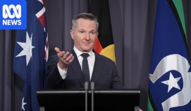 Energy Minister says 'no carve-outs' after Queensland claims data centre win