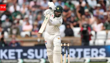 Pakistan dealt injury blow as Imam-ul-Haq suffers low-grade calf strain at Lord’s | Cricket News