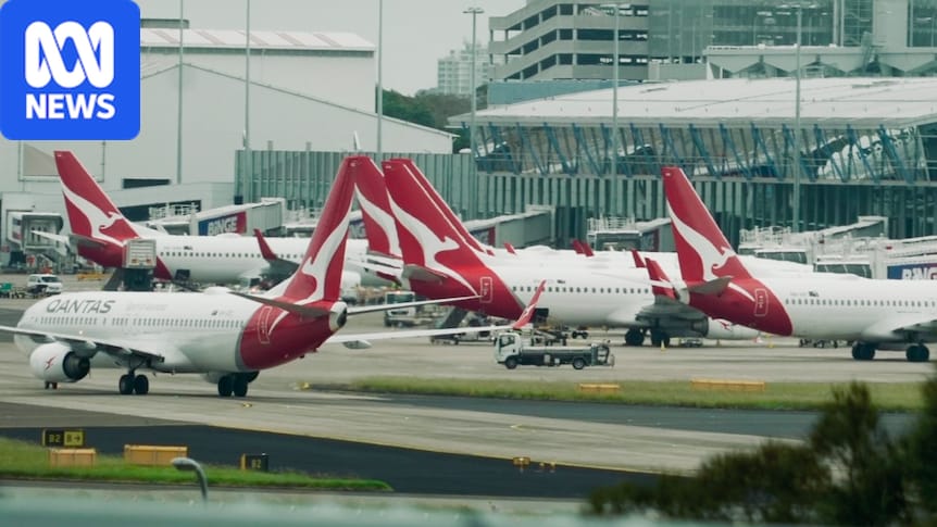 Qantas ground crews vote in favour of industrial action over pay and safety conditions