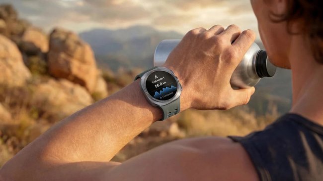 Samsung dropped not one, but two smartwatches earlier this year.