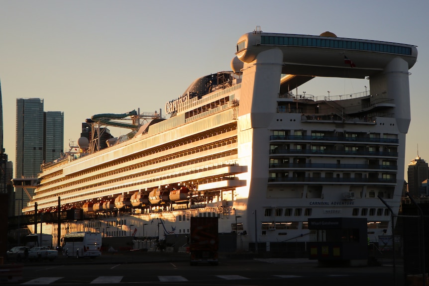 A view of a cruise ship from the stern.