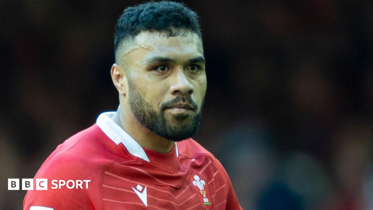 Willis Halaholo playing for Wales