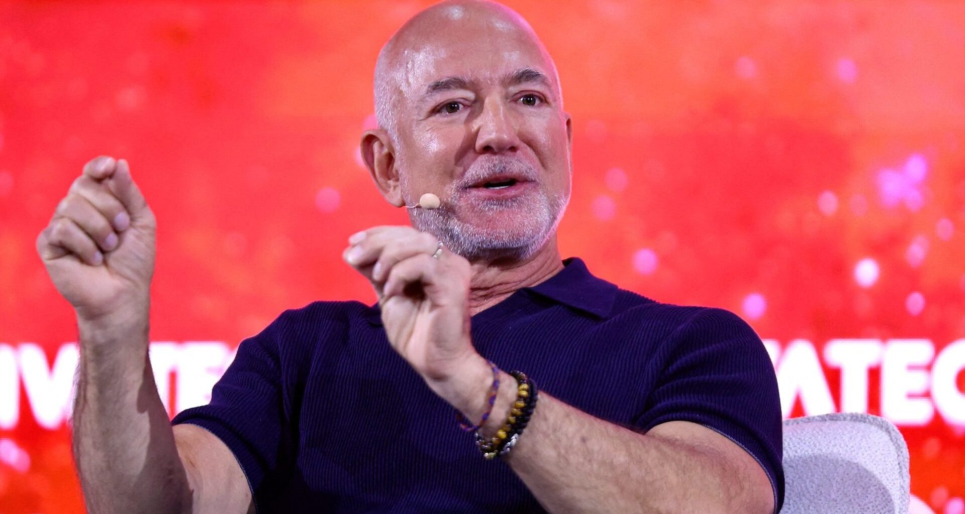 Bezos Stays on NFL Owner Sidelines