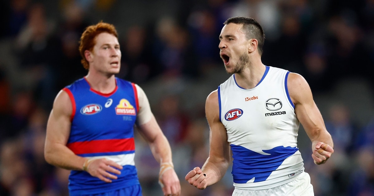 North Melbourne Kangaroos keep faint wildcard hopes alive with big scalp of Western Bulldogs