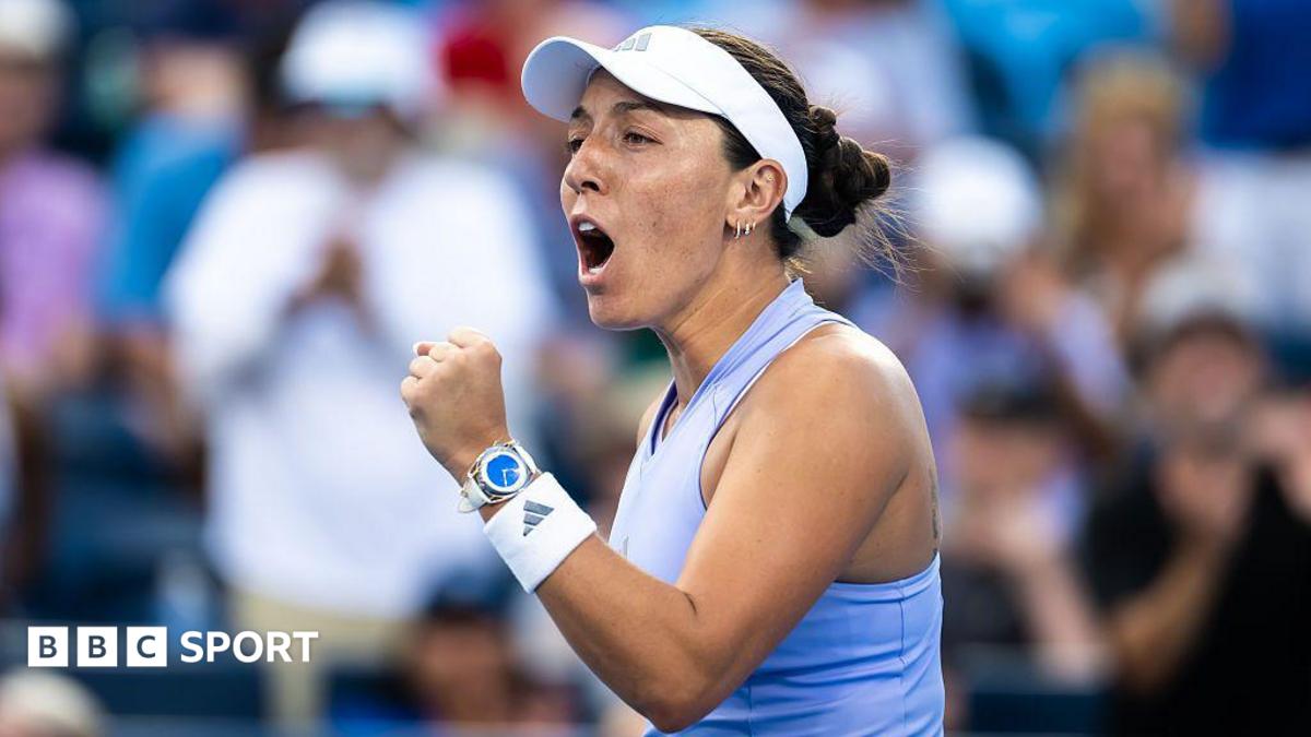Jessica Pegula celebrates with a clenched fist