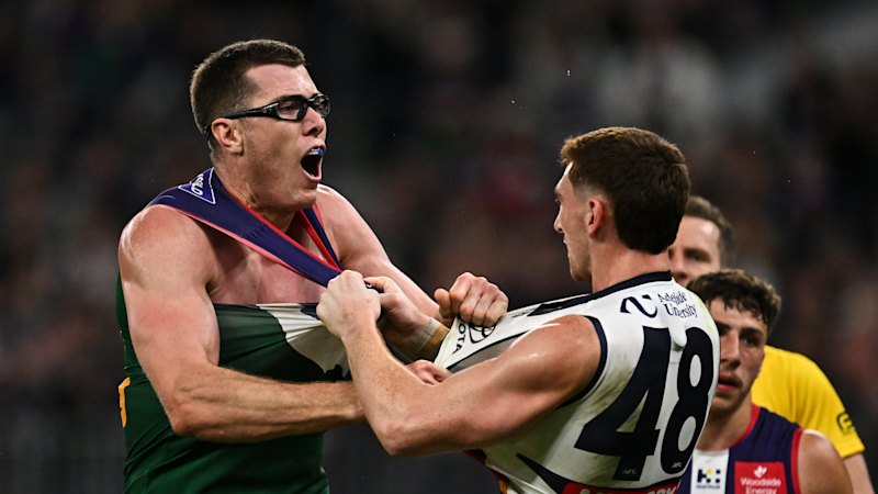 Fremantle vs Adelaide Crows LIVE: AFL round 23 2026, scores, results, odds, stats and start time from Optus Stadium